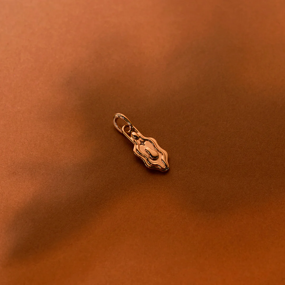 A&M x Hertility Vulva Charm in Gold - Image 3
