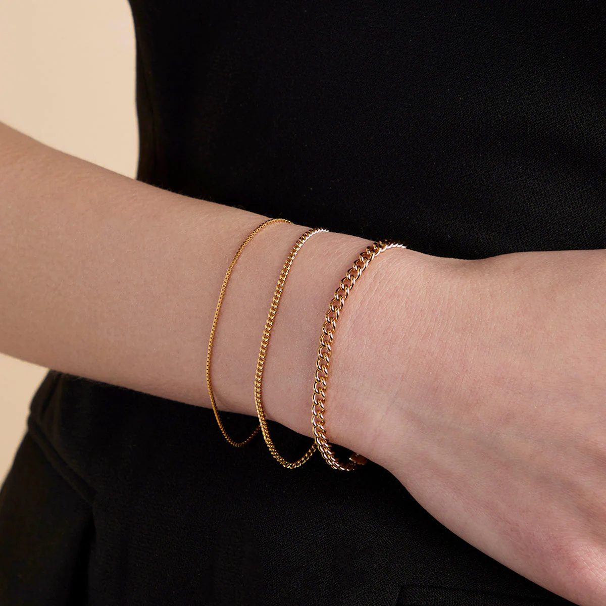 Essential Box Chain Bracelet in Gold - Image 3
