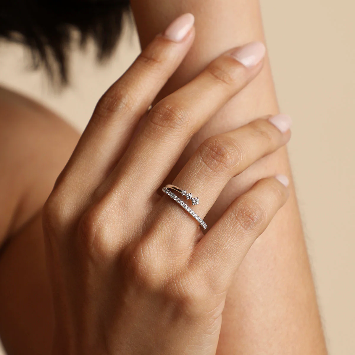 Illusion Diamond Milestone Ring in Solid White Gold - Image 7