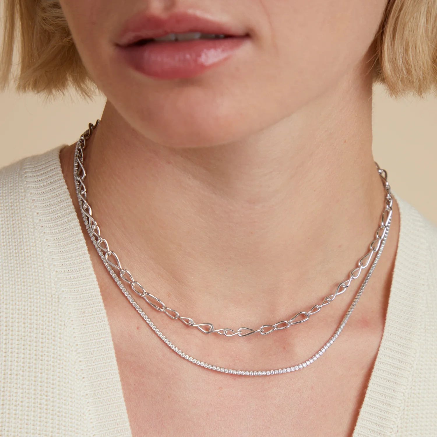 Infinite Slim Chain Necklace in Silver - Image 4