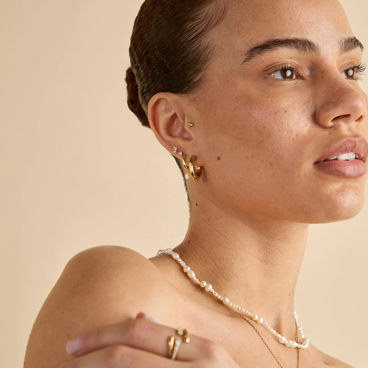 Shell Titanium Piercing Stud in Gold - Image 4