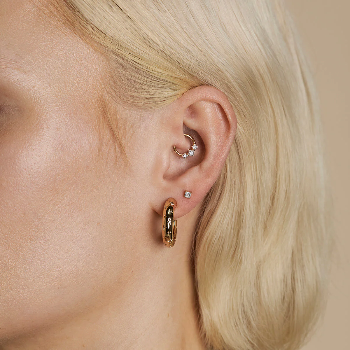 Square Crystal Titanium Piercing Stud in Gold - Image 3
